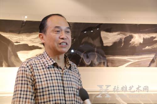  厦门市文联党组书记林起接受媒体采访